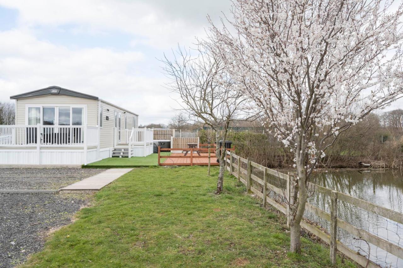 Hallcroft Fishery And Holiday Park Retford Exteriér fotografie
