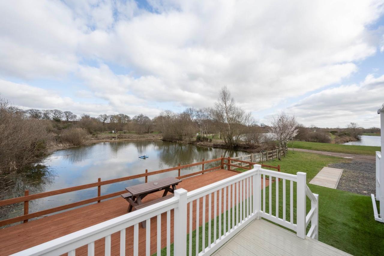 Hallcroft Fishery And Holiday Park Retford Exteriér fotografie